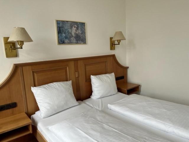 Hotel Roemischer Kaiser Трир Экстерьер фото