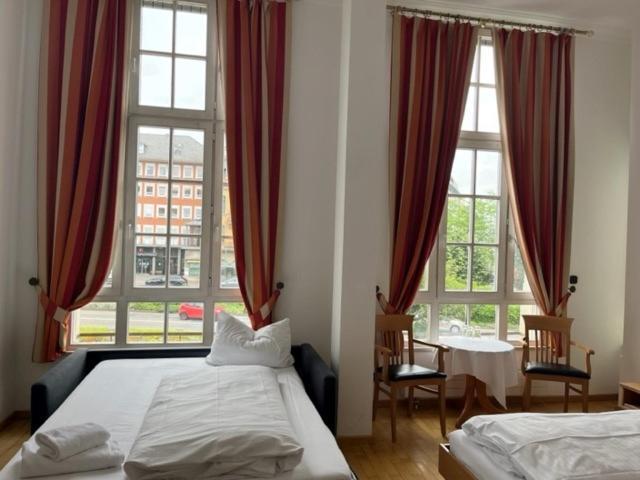 Hotel Roemischer Kaiser Трир Экстерьер фото