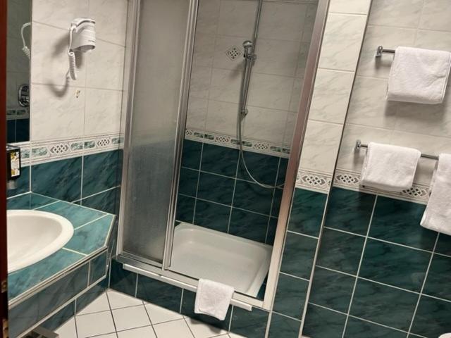 Hotel Roemischer Kaiser Трир Экстерьер фото
