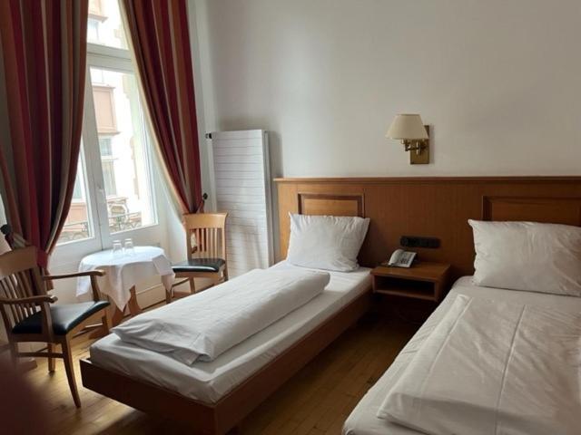 Hotel Roemischer Kaiser Трир Экстерьер фото
