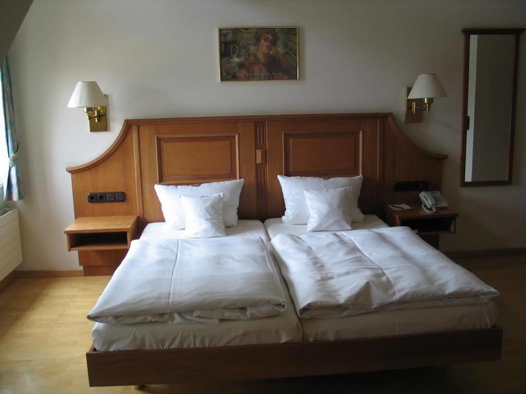 Hotel Roemischer Kaiser Трир Экстерьер фото